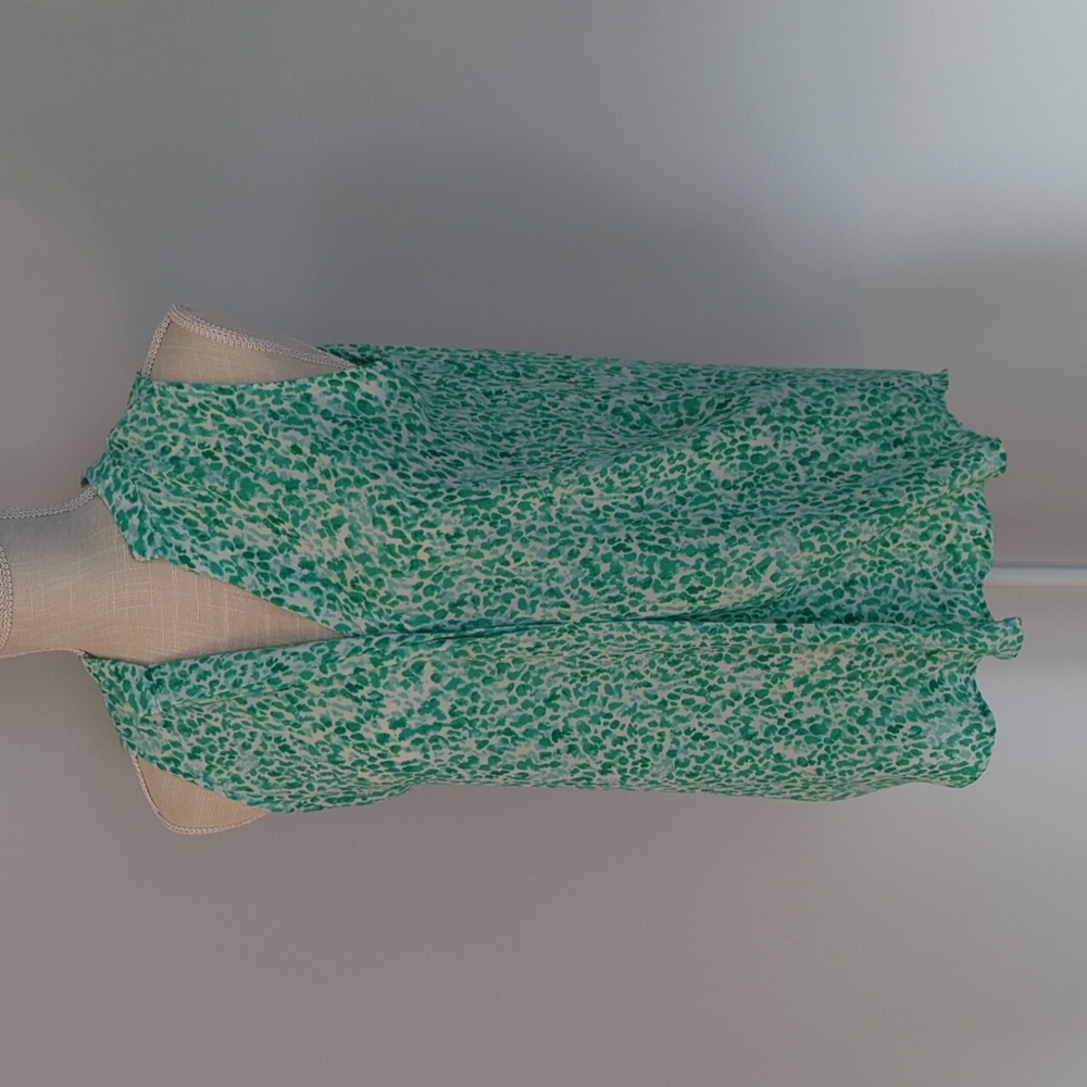 Green and white business casual layering tank size small